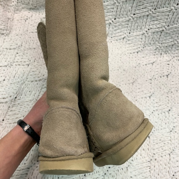GUESS Kids Fur-Lined Monogram Winter Fall Boots - Picture 7 of 9